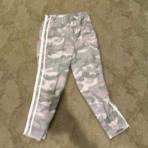 Mother cargo pants size 25 camouflage